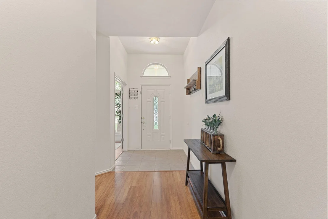 Photo of 659 Cullen BLVD