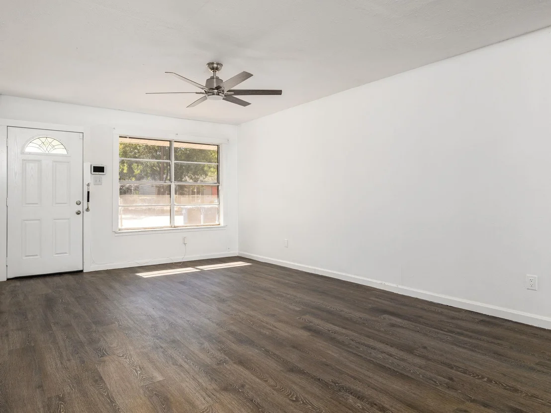 Photo of 6206 Hogan Ave