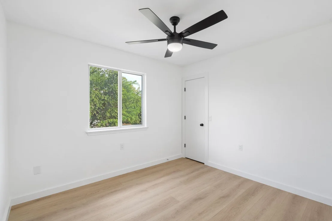 Photo of 815 Sheraton Ave