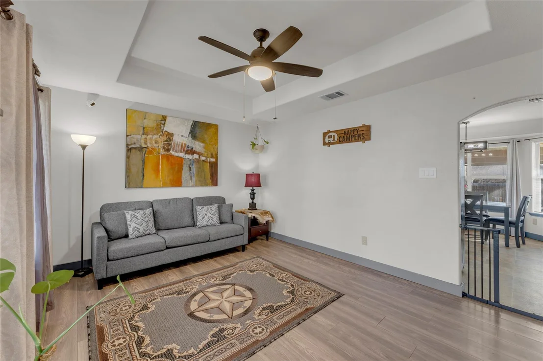 Photo of 555 Live Oak DR