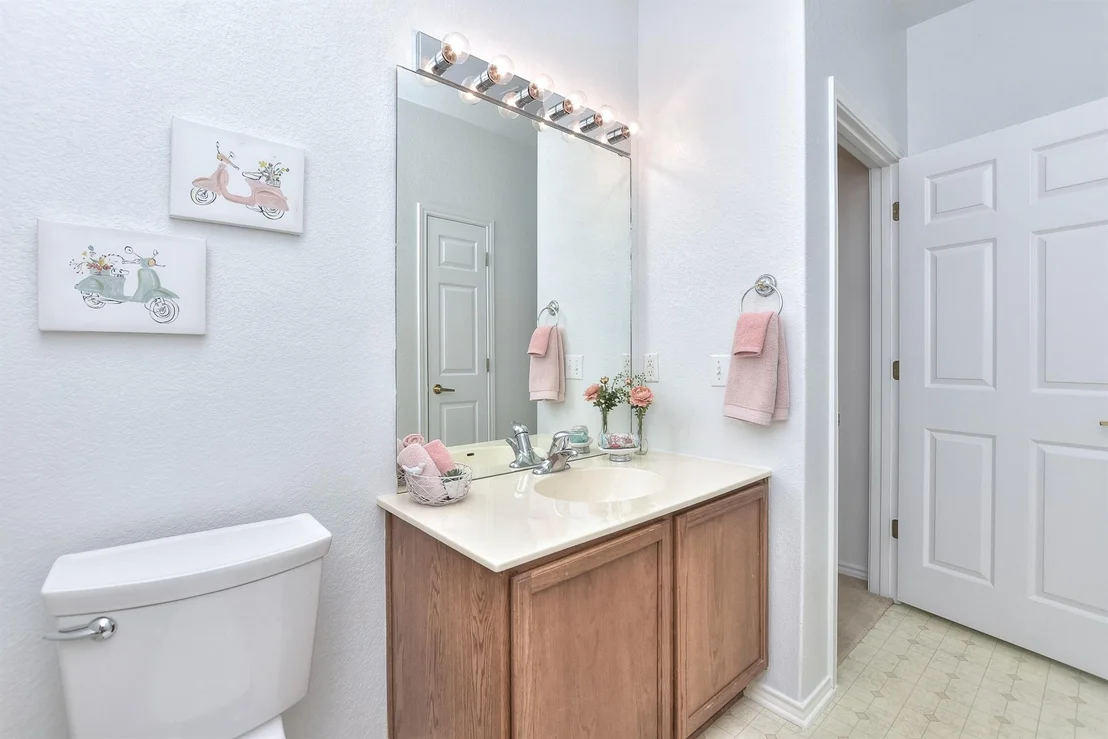 Photo of 221 Bonham LOOP