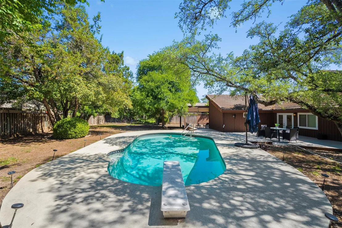 Photo of 111 Blue Jay DR