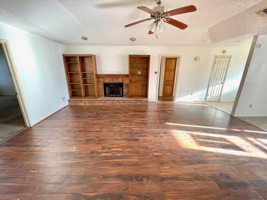 Photo of 401 Highridge CV
