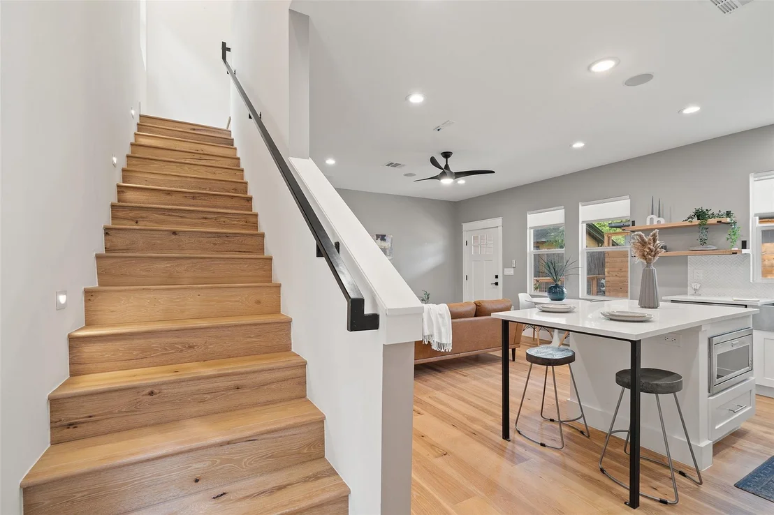 Photo of Unit 2 at 405 W North Loop BLVD