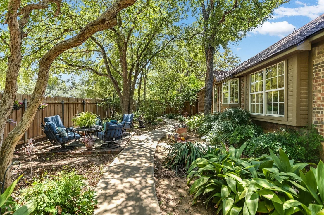 Photo of 901 Rock Spring CV