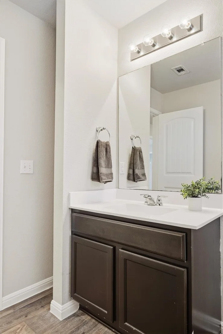 Photo of 201 Yoakum ST