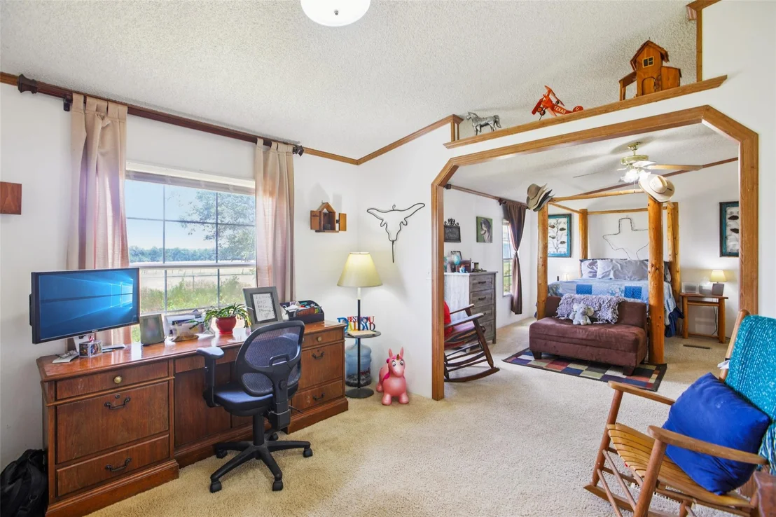Photo of 372 Hofferek RD