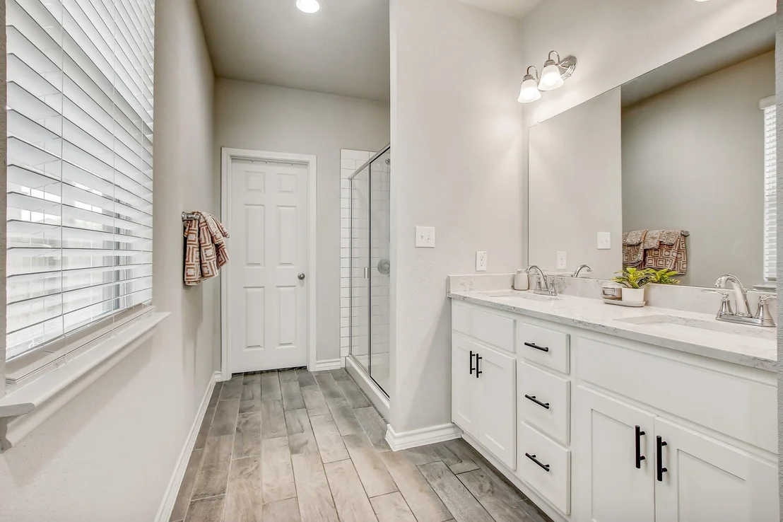 Photo of 495 Eves Necklace DR