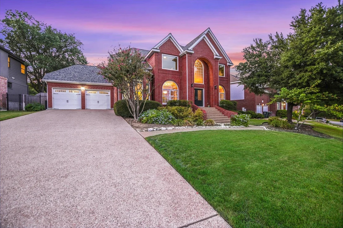 Photo of 2302 Cliffs Edge DR