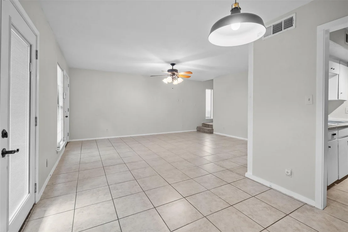 Photo of Unit 302 at 6718 Silvermine DR