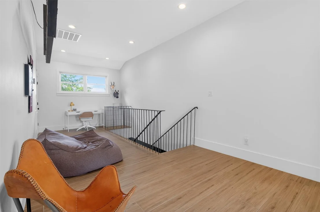 Photo of 237 Waters Edge