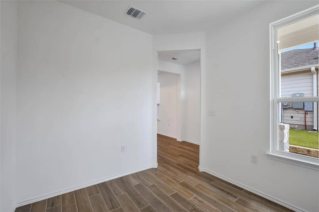 Photo of 103 Cross Bar ST