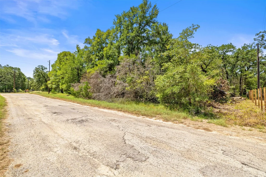 Photo of 1172 Deerwood DR