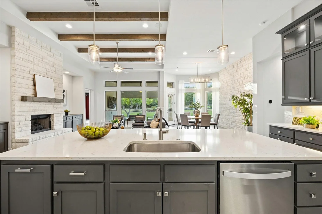 Photo of 218 Questa TRL