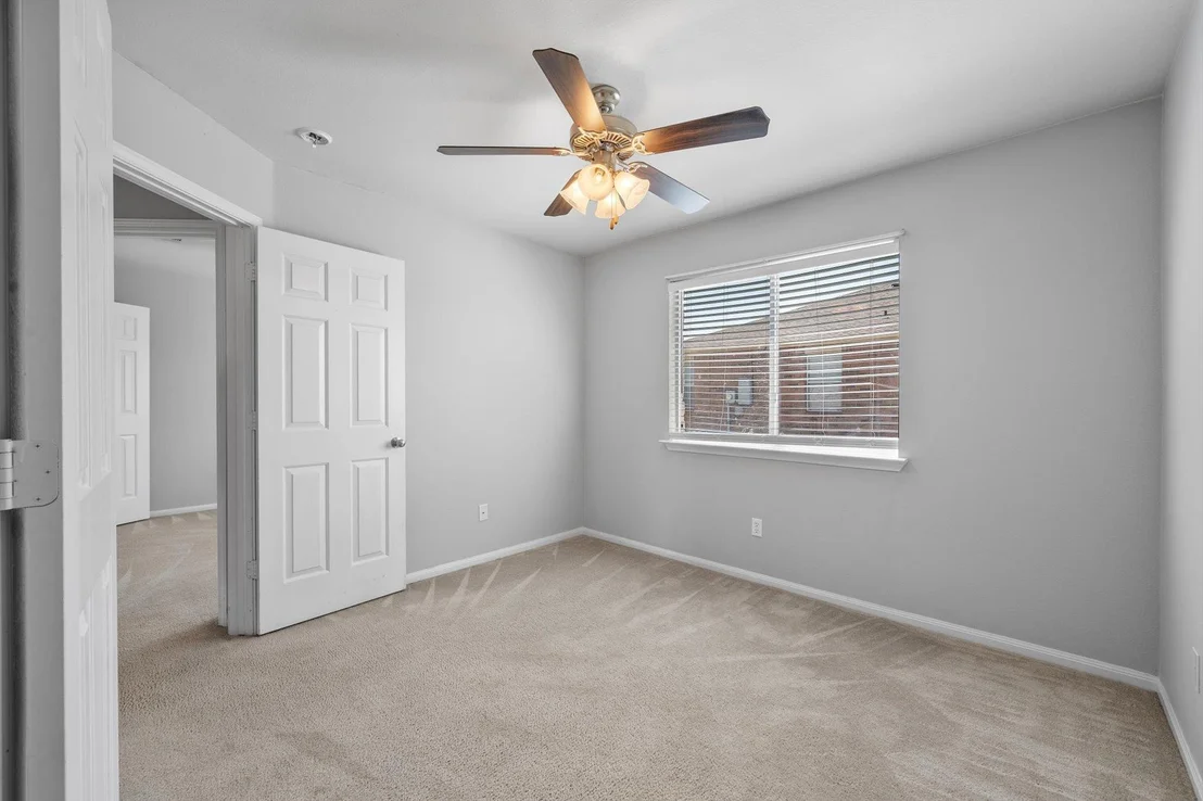 Photo of 411 Leo LN