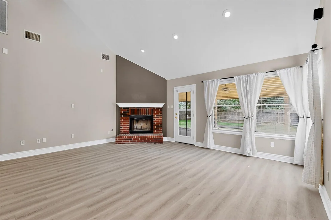Photo of 5008 Barlow DR