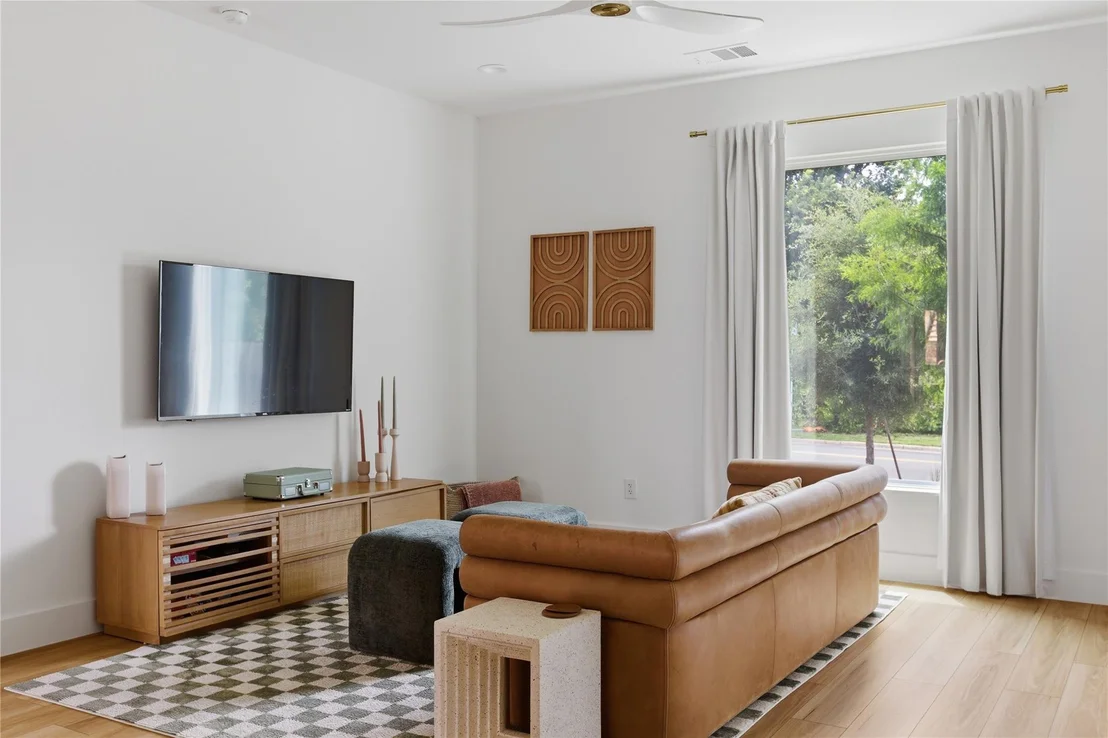 Photo of 1001 Scenic DR