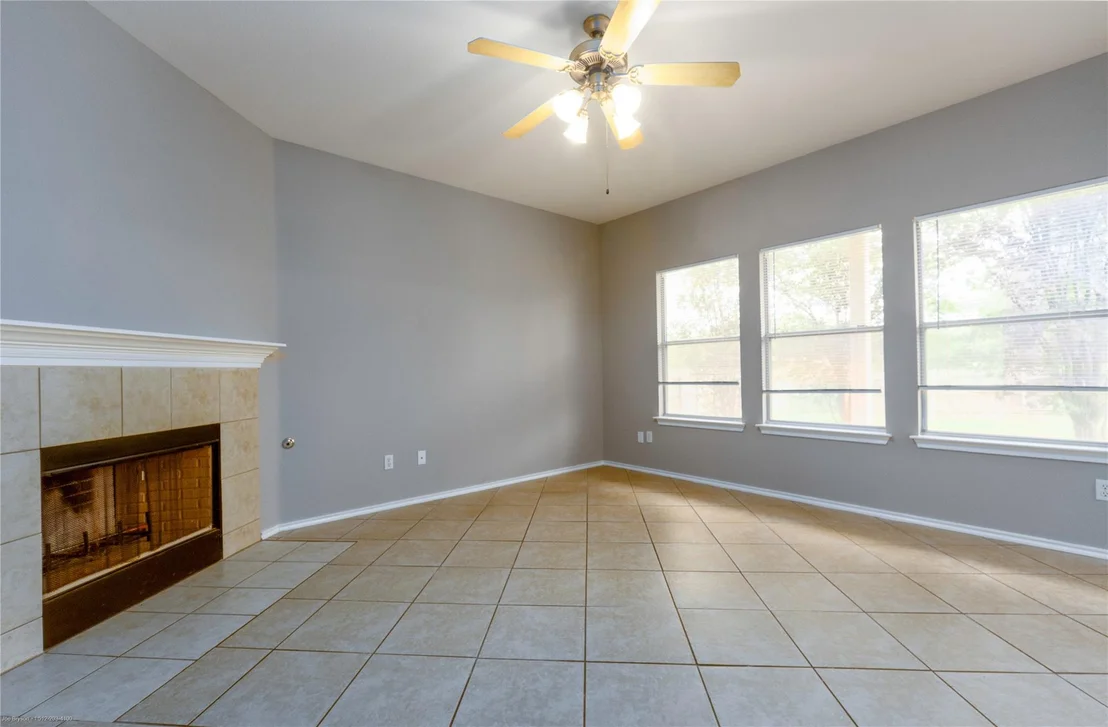Photo of 103 Ashwood N