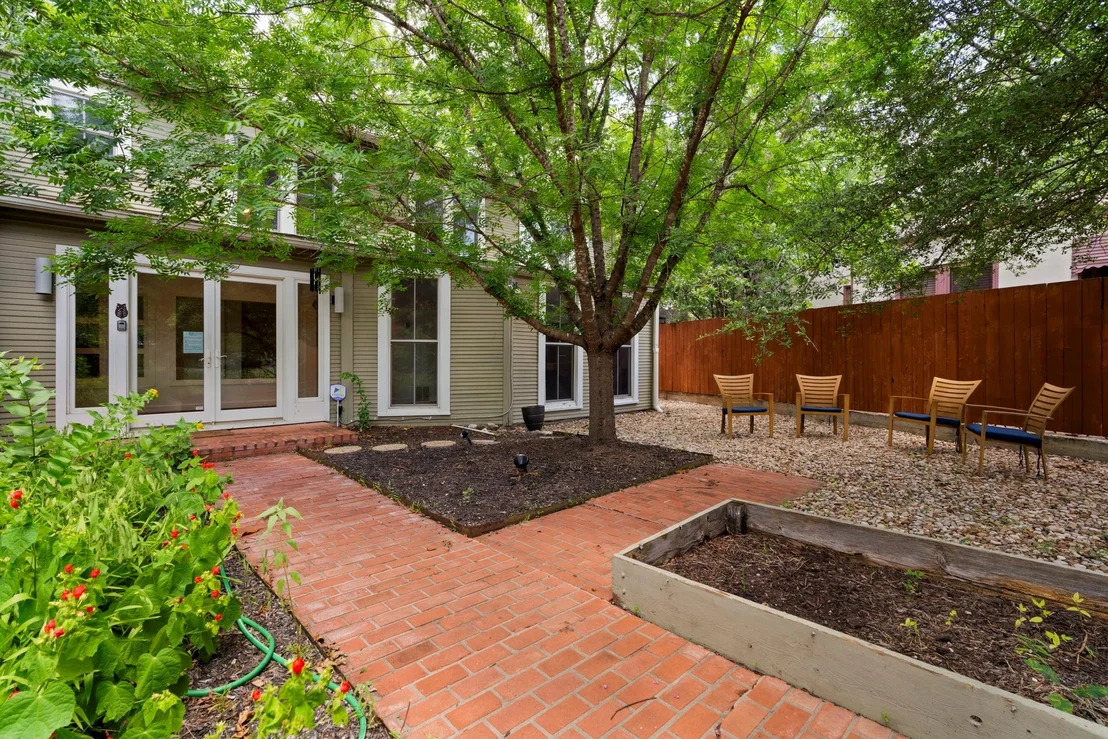 Photo of 3102 Hemphill PARK