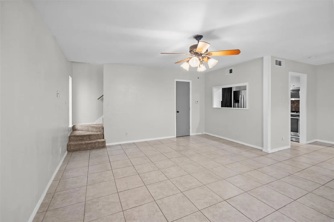Photo of Unit 302 at 6718 Silvermine DR