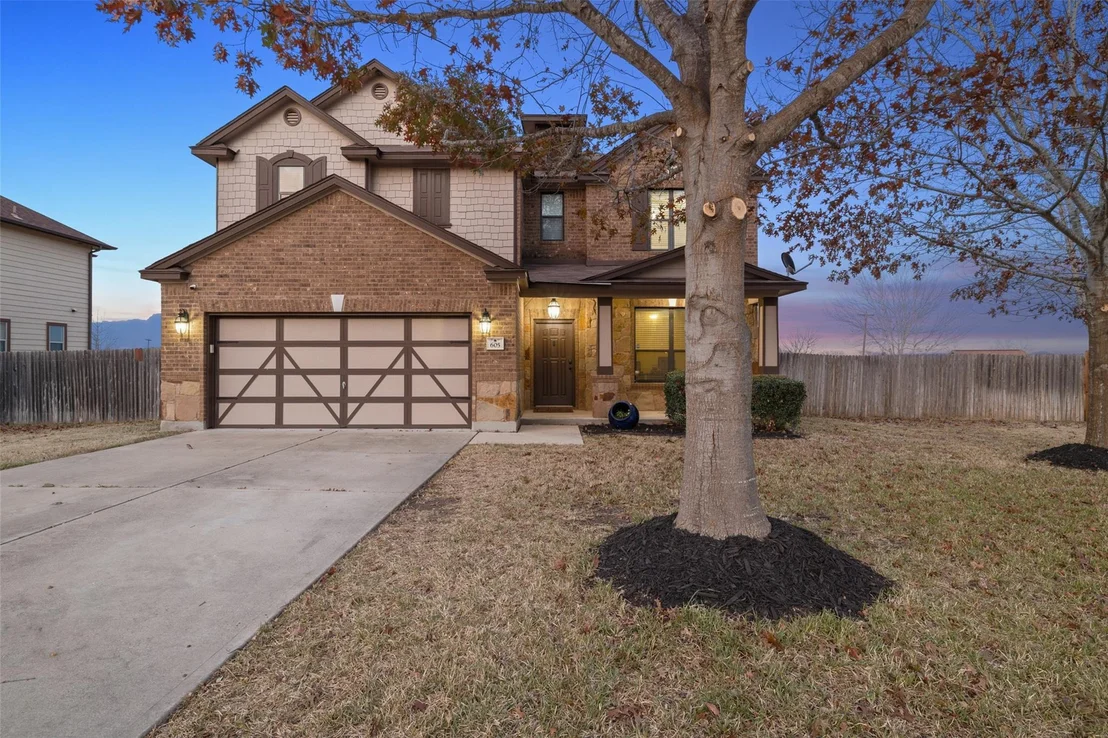 Photo of 605 Apricot DR