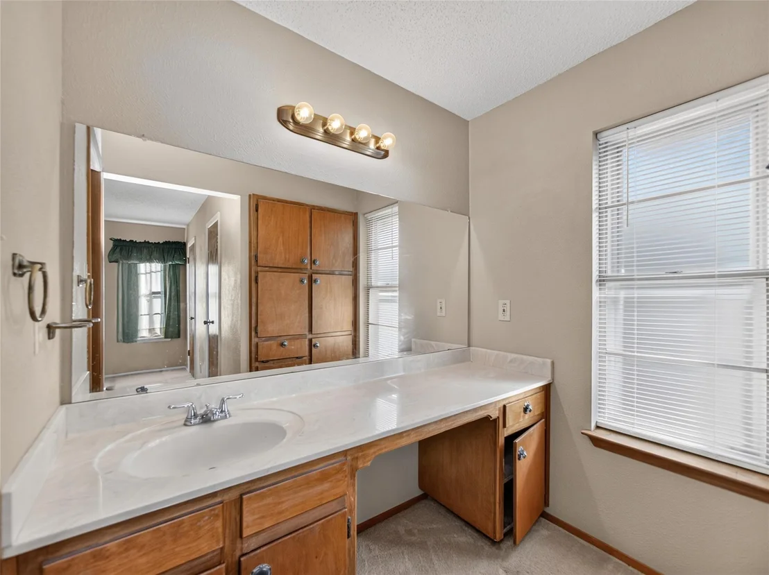 Photo of 404 E Central DR