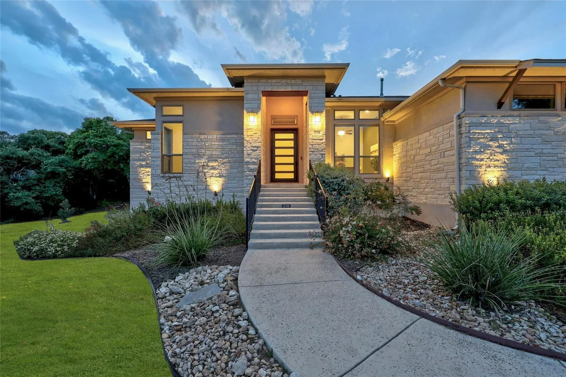 Photo of 218 Questa TRL