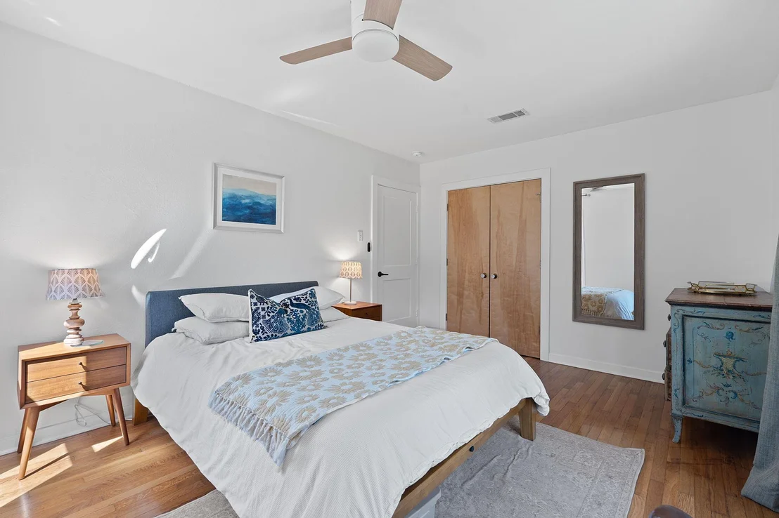 Photo of 5807 Link Ave