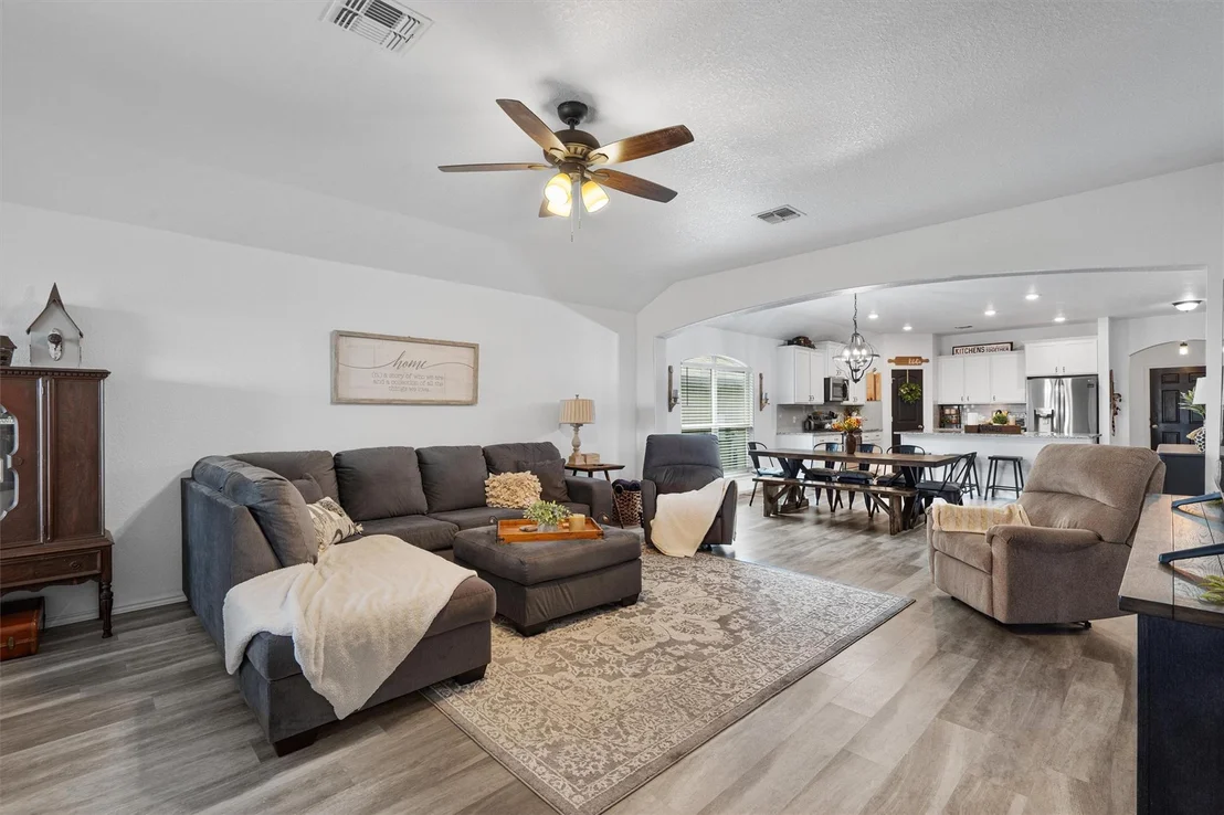 Photo of 138 Beth Ann LOOP