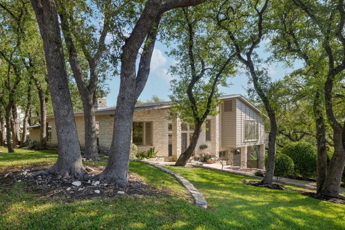 Photo of 5901 Lookout Mountain DR