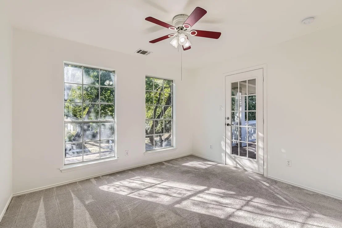 Photo of 4638 Mather