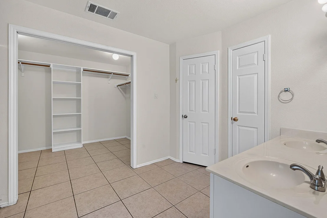 Photo of 6901 Bancroft Woods DR
