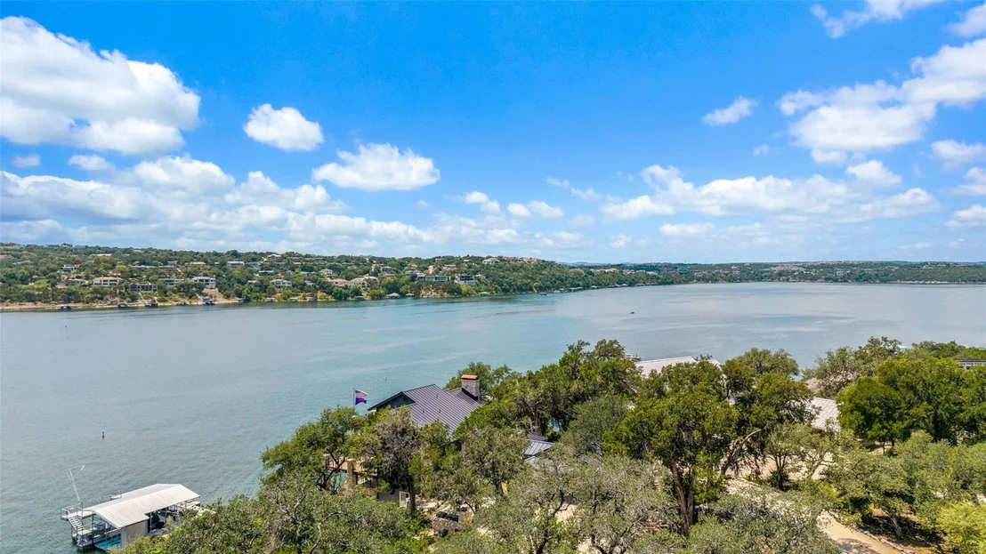 Photo of 18401 Lakepoint CIR