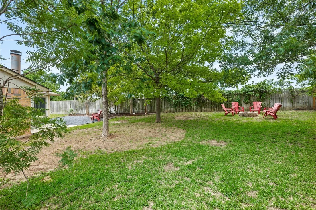 Photo of 1417 Alexis CV