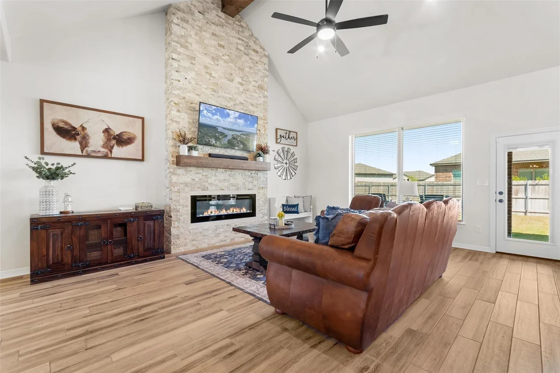 Photo of 812 Eagle Crest CV