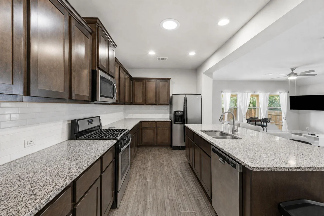 Photo of 3543 Pauling LOOP