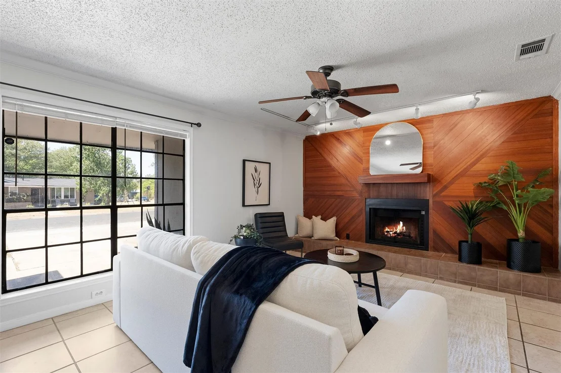 Photo of 1612 Broadmoor DR