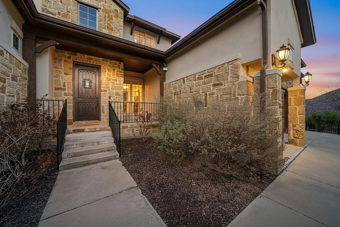 Photo of 18520 Dewitt PL