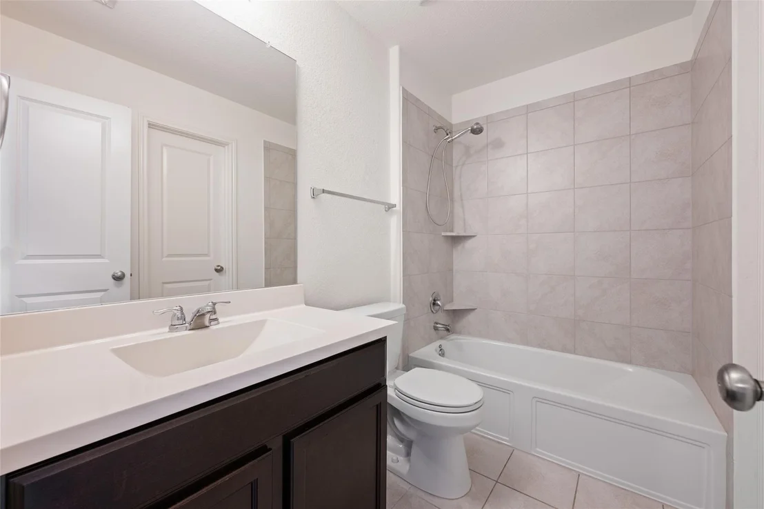 Photo of Unit 12F at 524 Circle WAY