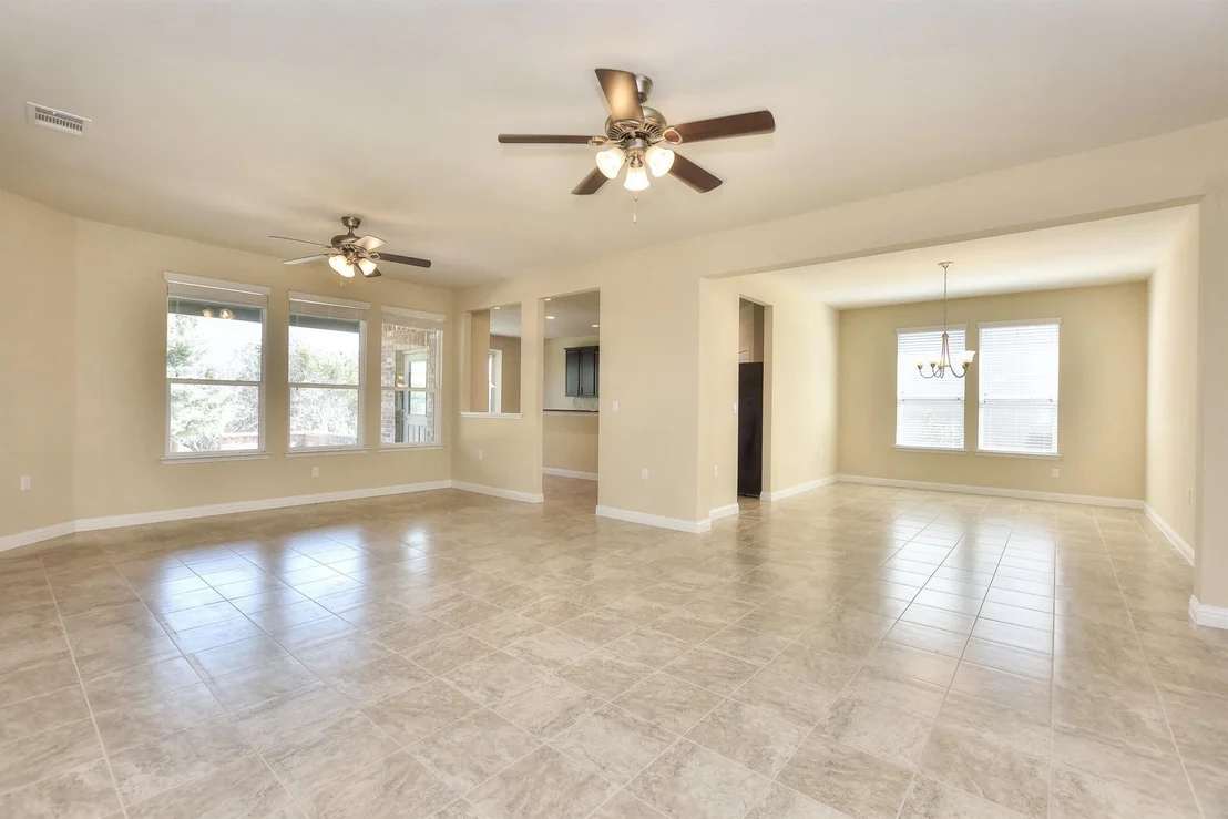 Photo of 107 Davis Mountain CIR