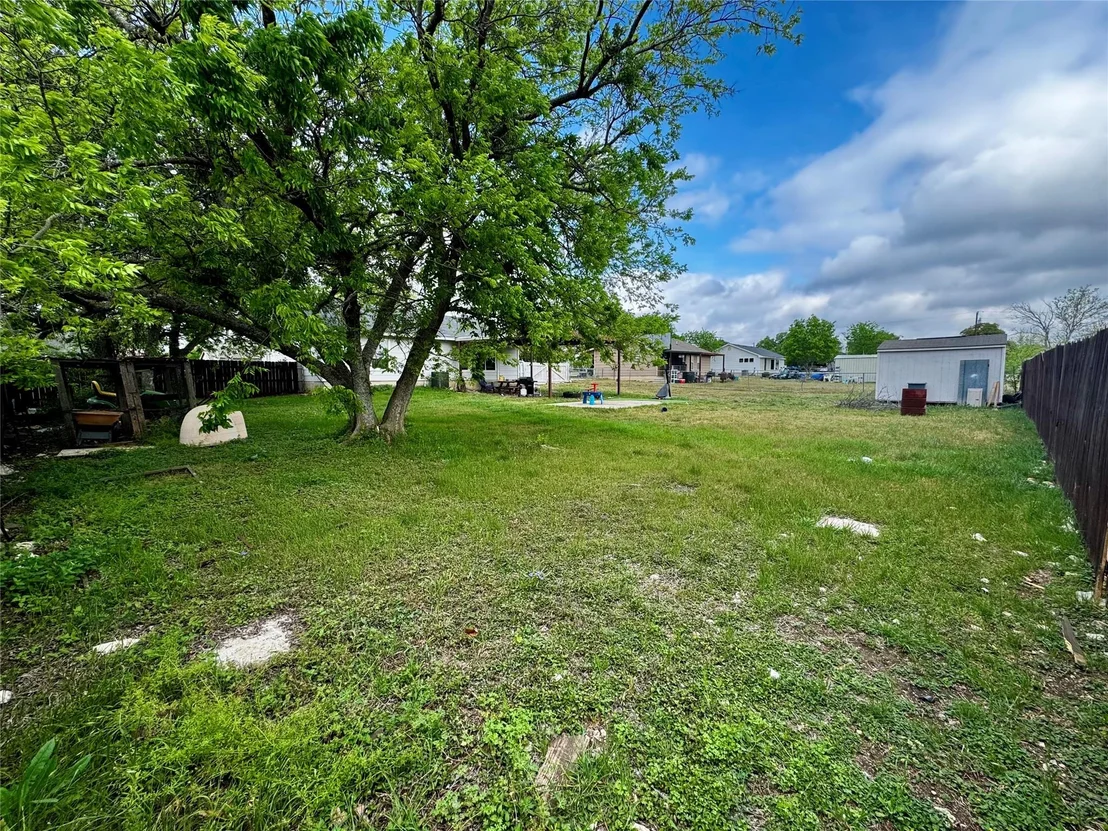 Photo of 555 Live Oak DR