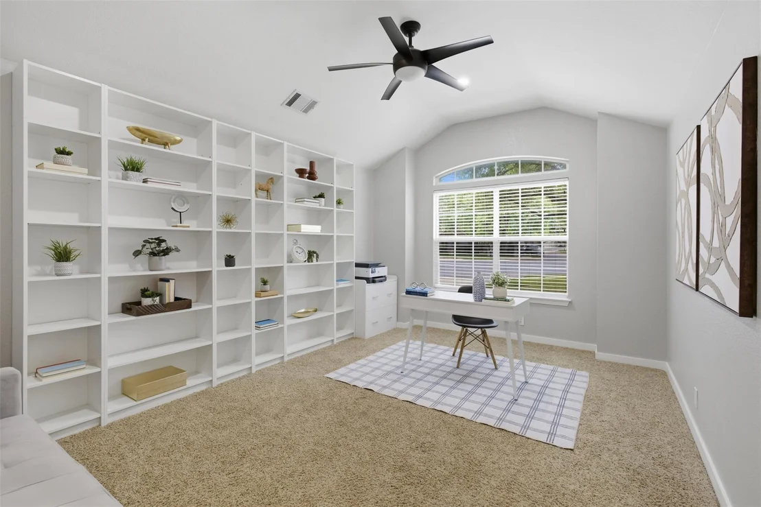 Photo of 2100 Red Oak CIR