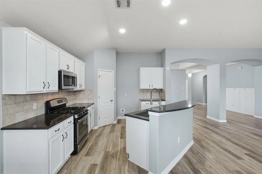 Photo of 1207 Utopia LN