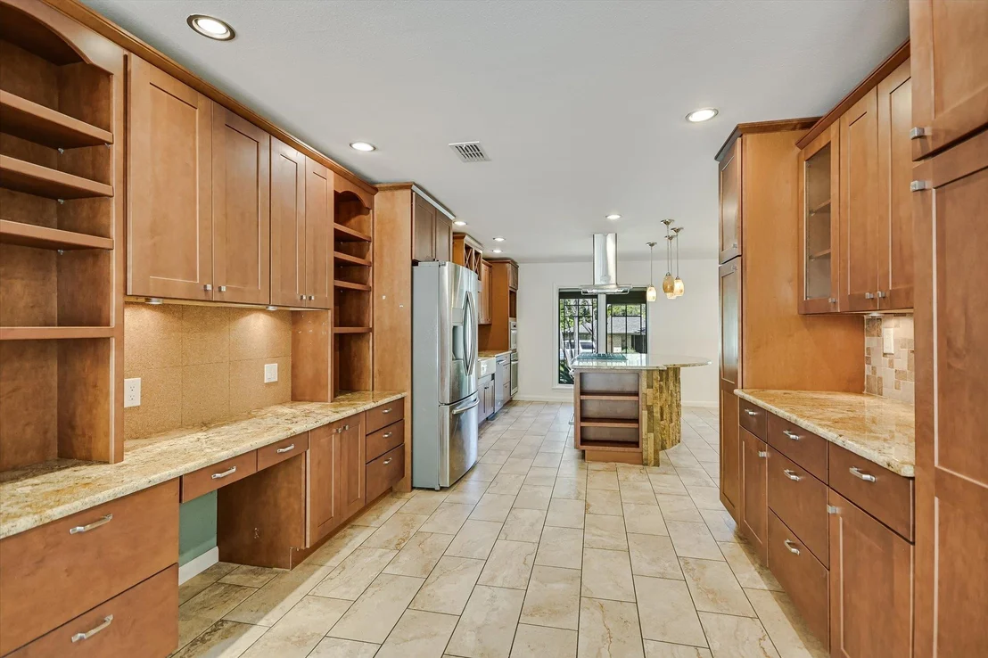 Photo of 4105 Far West BLVD