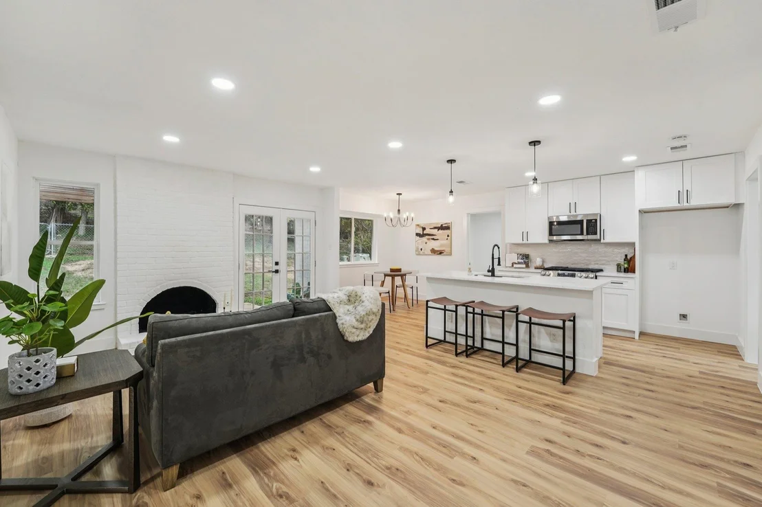 Photo of 6014 London DR