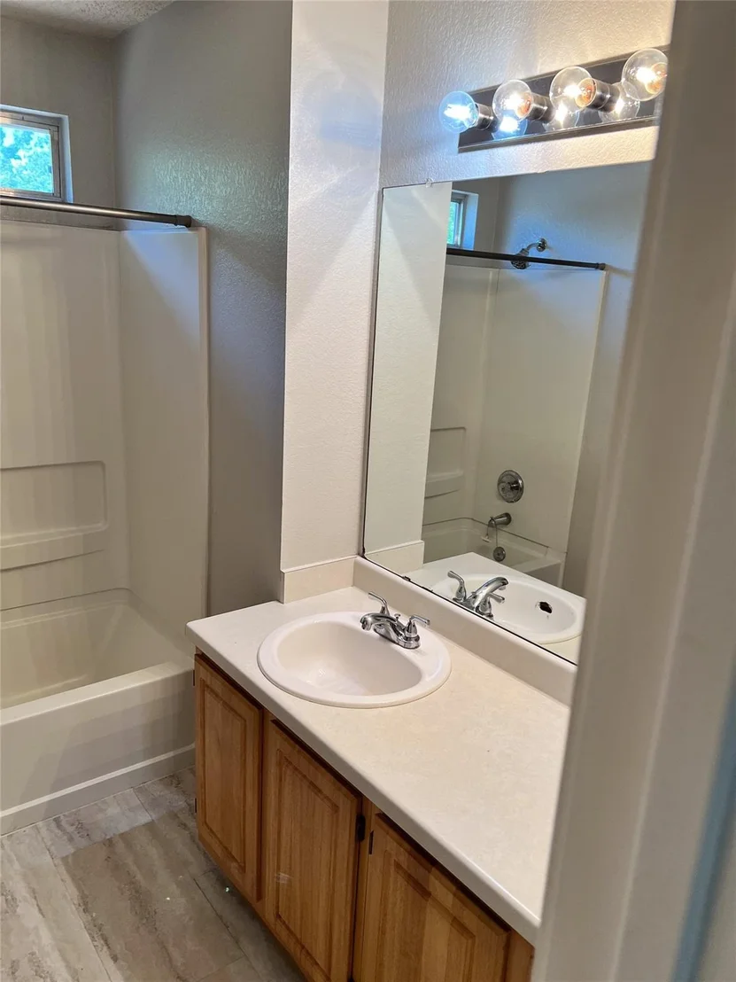 Photo of 13812 Spring Heath RD
