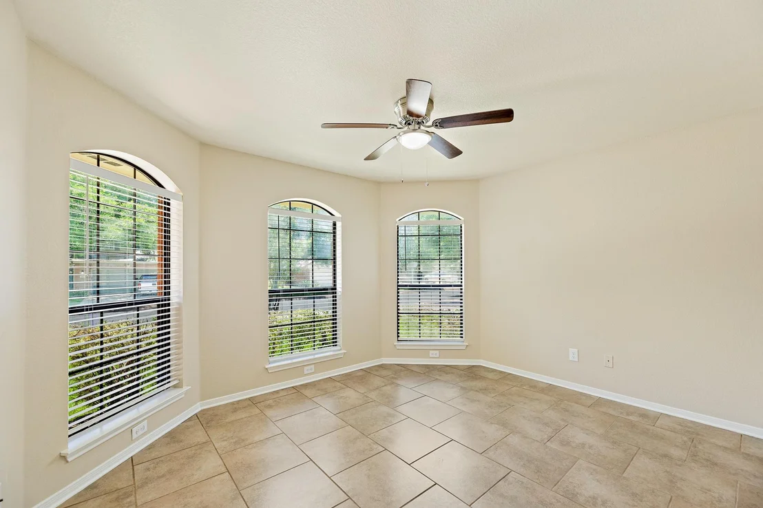 Photo of 111 Stephen LN