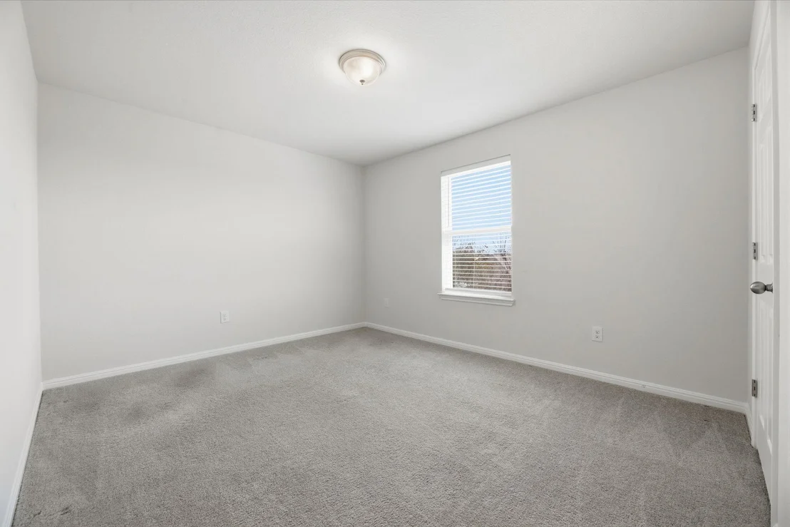 Photo of 211 Silver Glen DR