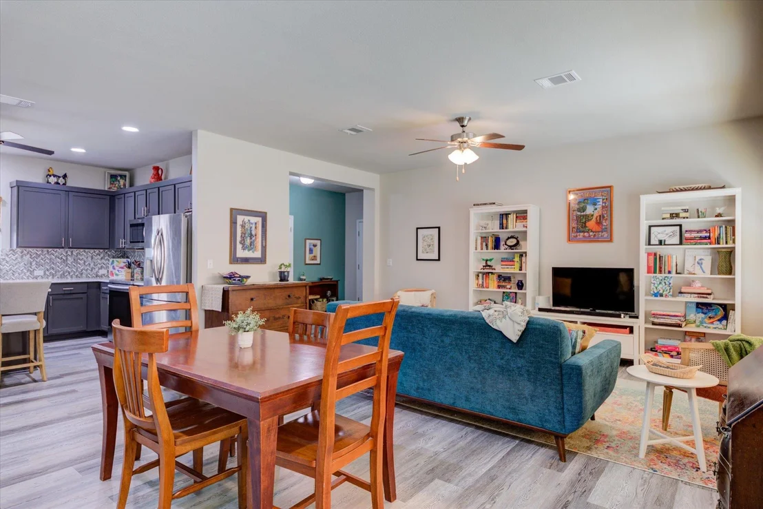 Photo of 10312 Bankhead DR