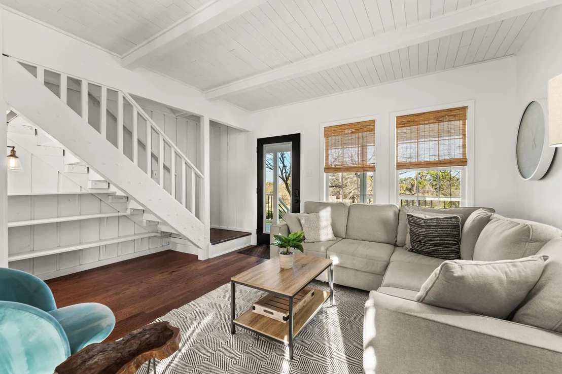 Photo of 350 Springlake DR